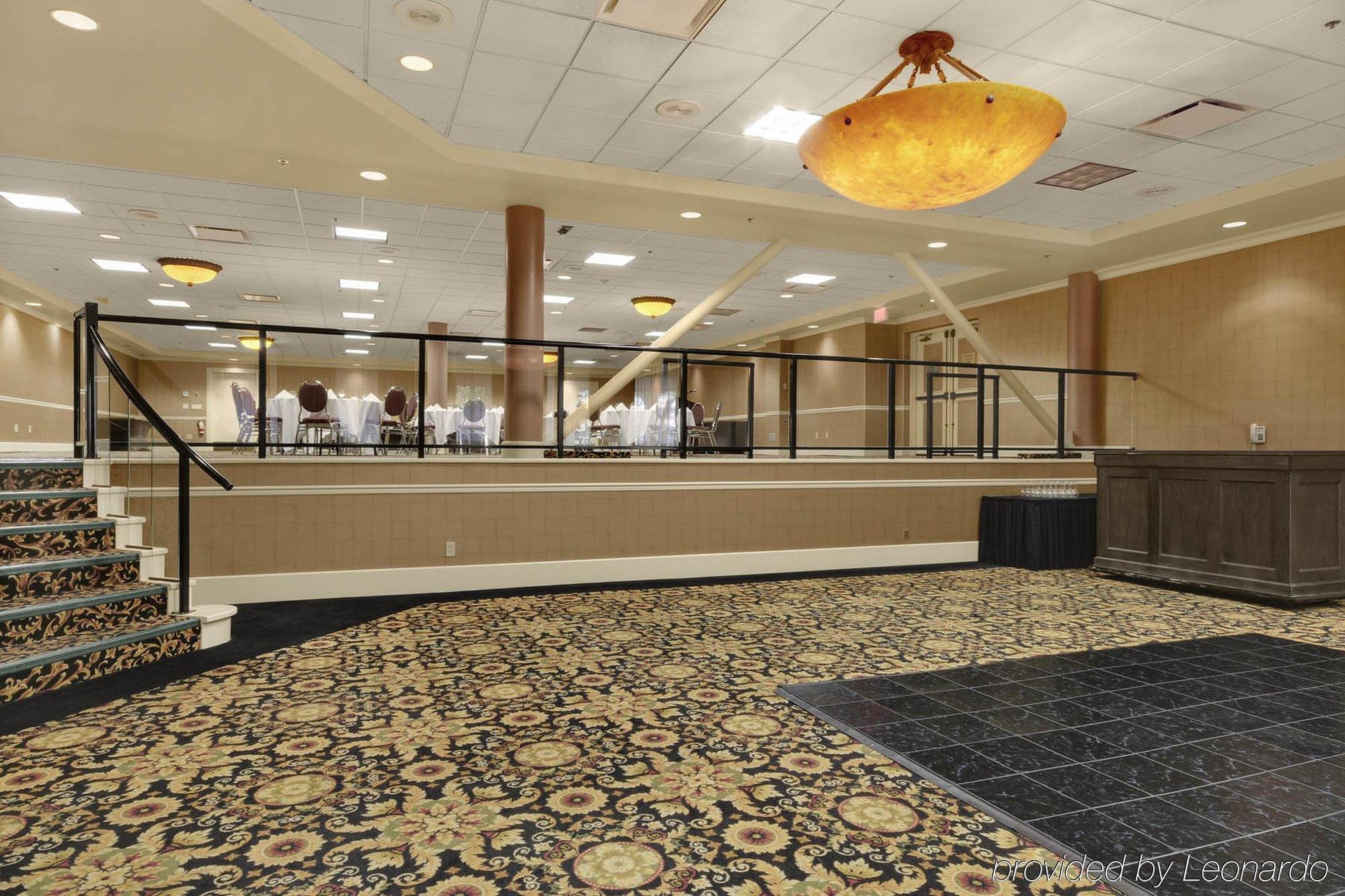 Harbour Towers Hotel & Suites Victoria Bagian luar foto