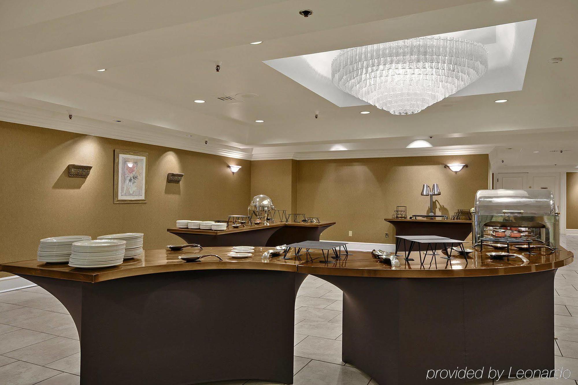 Harbour Towers Hotel & Suites Victoria Bagian luar foto