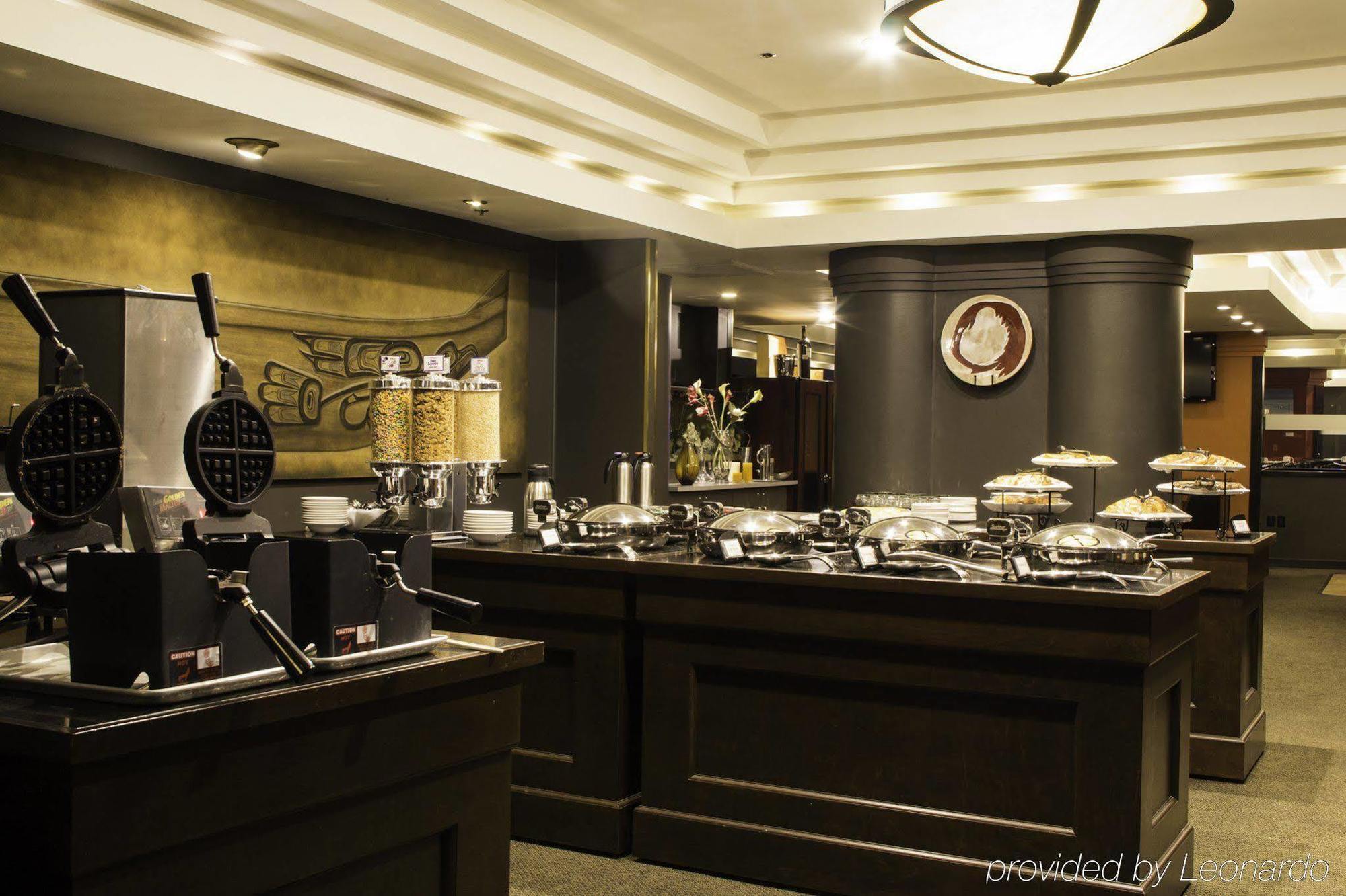 Harbour Towers Hotel & Suites Victoria Bagian luar foto