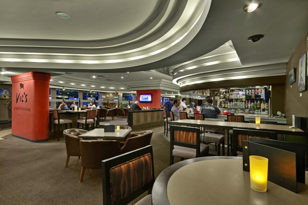 Harbour Towers Hotel & Suites Victoria Bagian luar foto