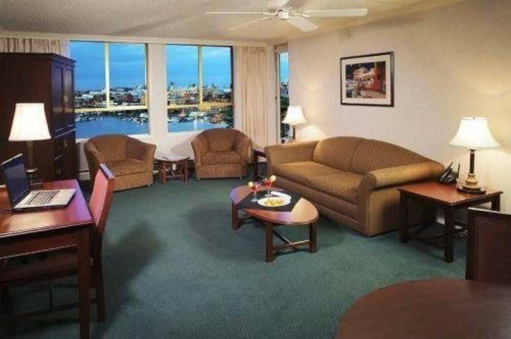 Harbour Towers Hotel & Suites Victoria Bagian luar foto